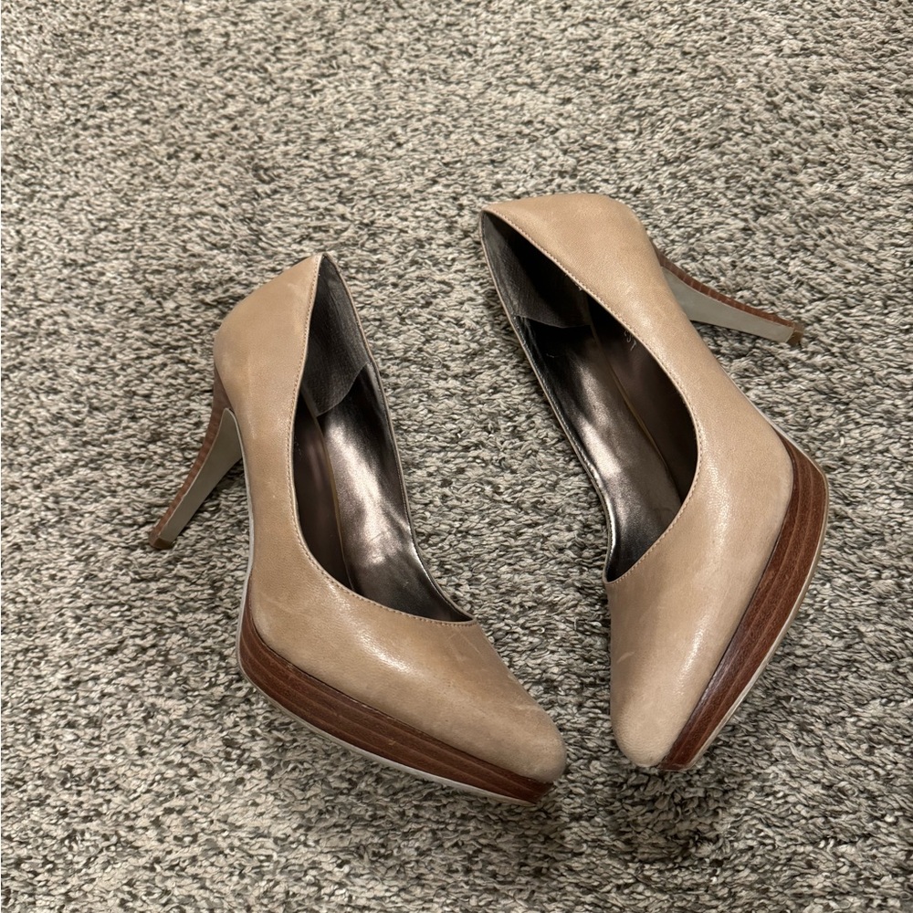Nine West Leather Platform Pump